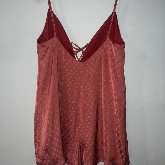 Show me your mumu rebel rompers sangria silky dots in pink size med - Picture 8 of 9